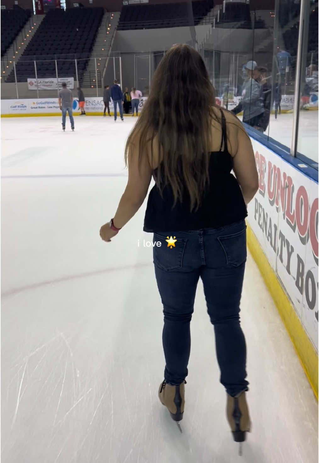 Alex and I went on an ice skating date, and it was the cutest date ever. I didn’t know how to skate, but he held my hand the entire time, guiding me and making me feel so supported. Thanks to him, I had an amazing time ❤️