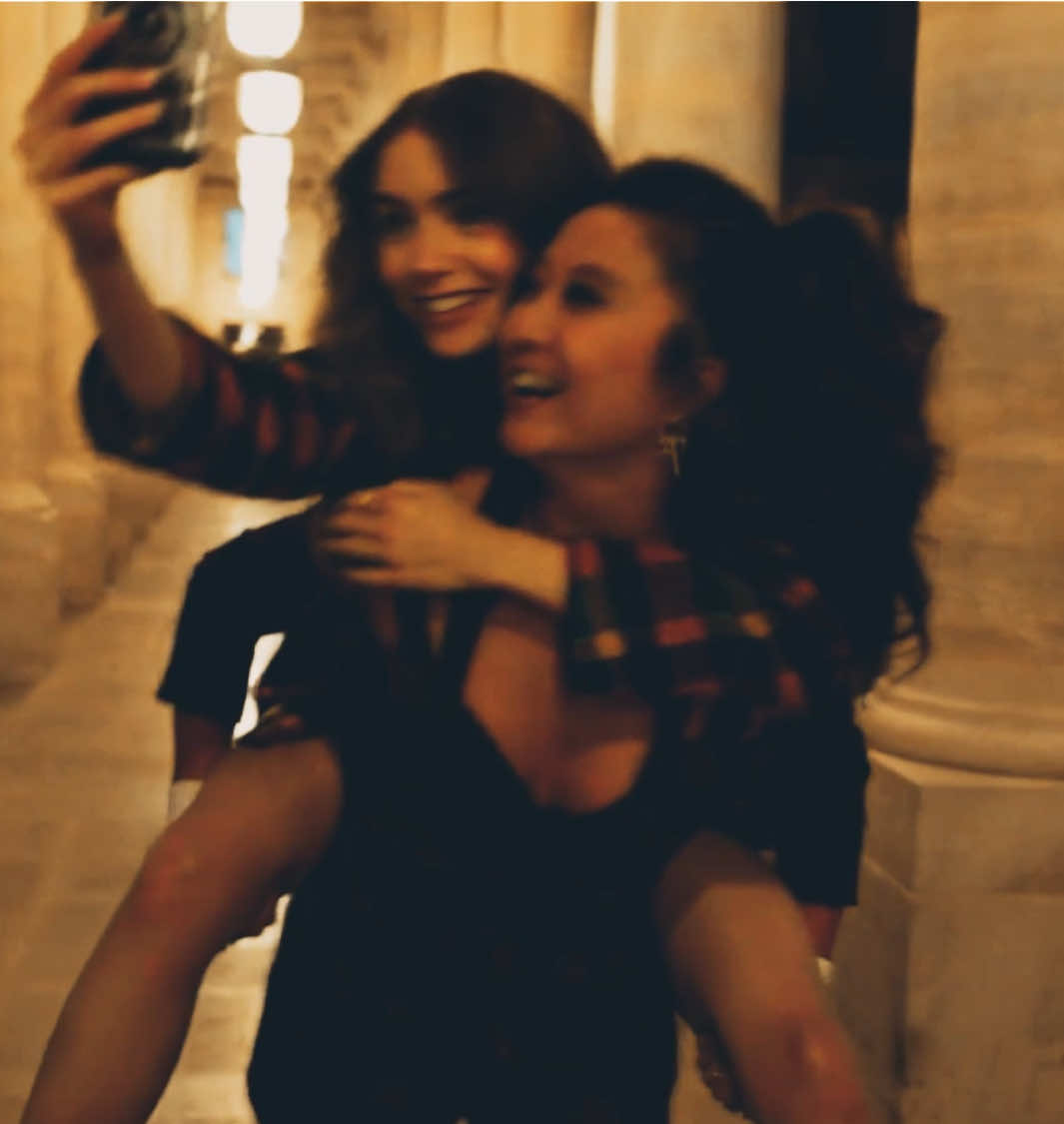 Emily fell in love with Paris #emilyinparis  #emilyinparisseason1 #emilyinparisseason2 #emilyinparisseason3 #emilyinparisseason4  #lillycollins #lillycollinsedit #paris #emilycooper #emilycooperedit #fyp #fypシ゚ #foryouu #emilyinparisnetflix #netflixedit #ae 