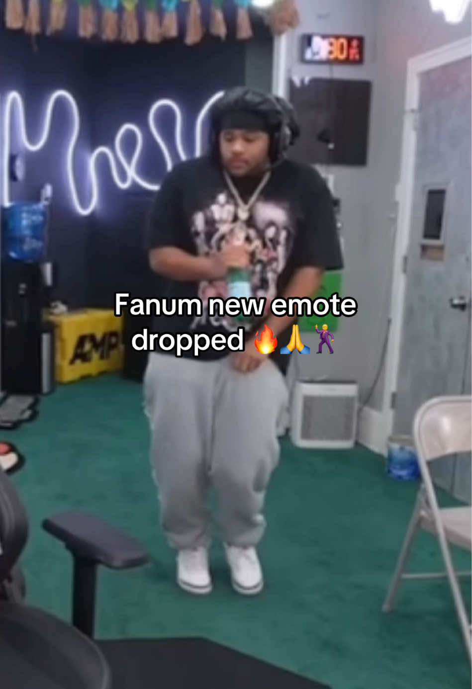 #fanum #emote #dance #amp #kaicenat #foru #fyp #viral 