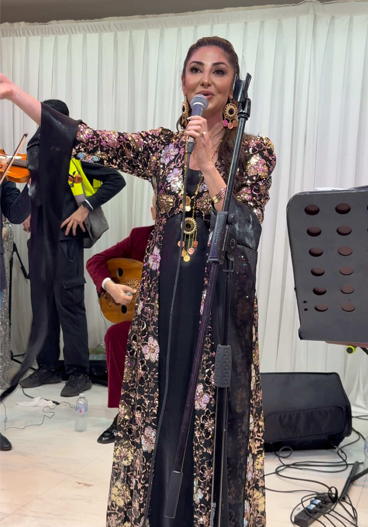 GUL NÎŞAN ♥️  #dilniyarezazi #dilniya_rezazi #liveconcert #livesong #kurdishdress #bahardesign 