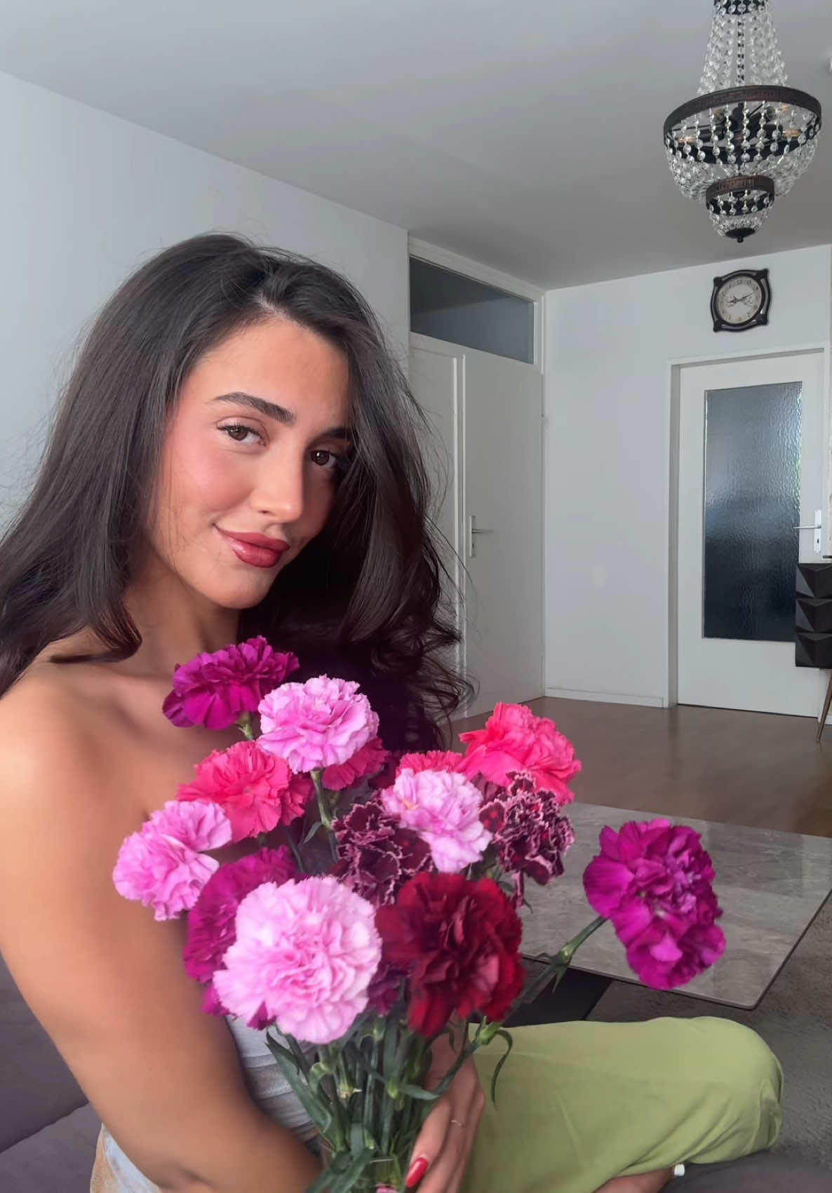 Türkçe bilmiyorum ama bu şarkıyı seviyorum 🇹🇷 😝