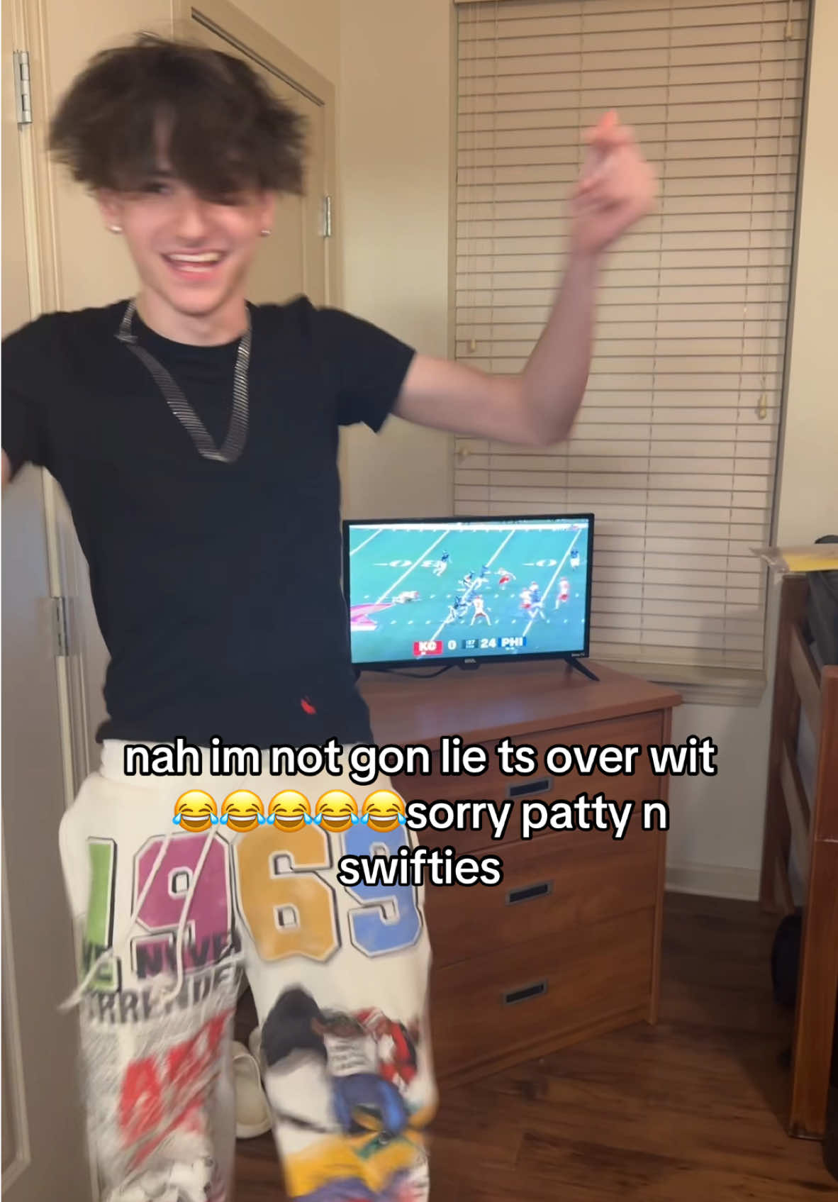chiefs goin thru it😂😂 #SuperBowl #2025 #trending #LIX 
