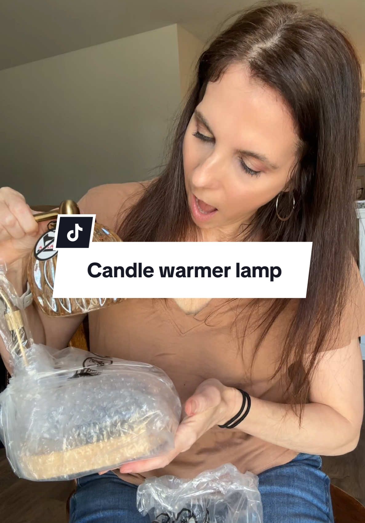 Cozy vibes activated! The perfect way to make your candles last longer! #candlewarmer #candlewarmerlamp  #homeaesthetic #candles #candle @NUPTIO 