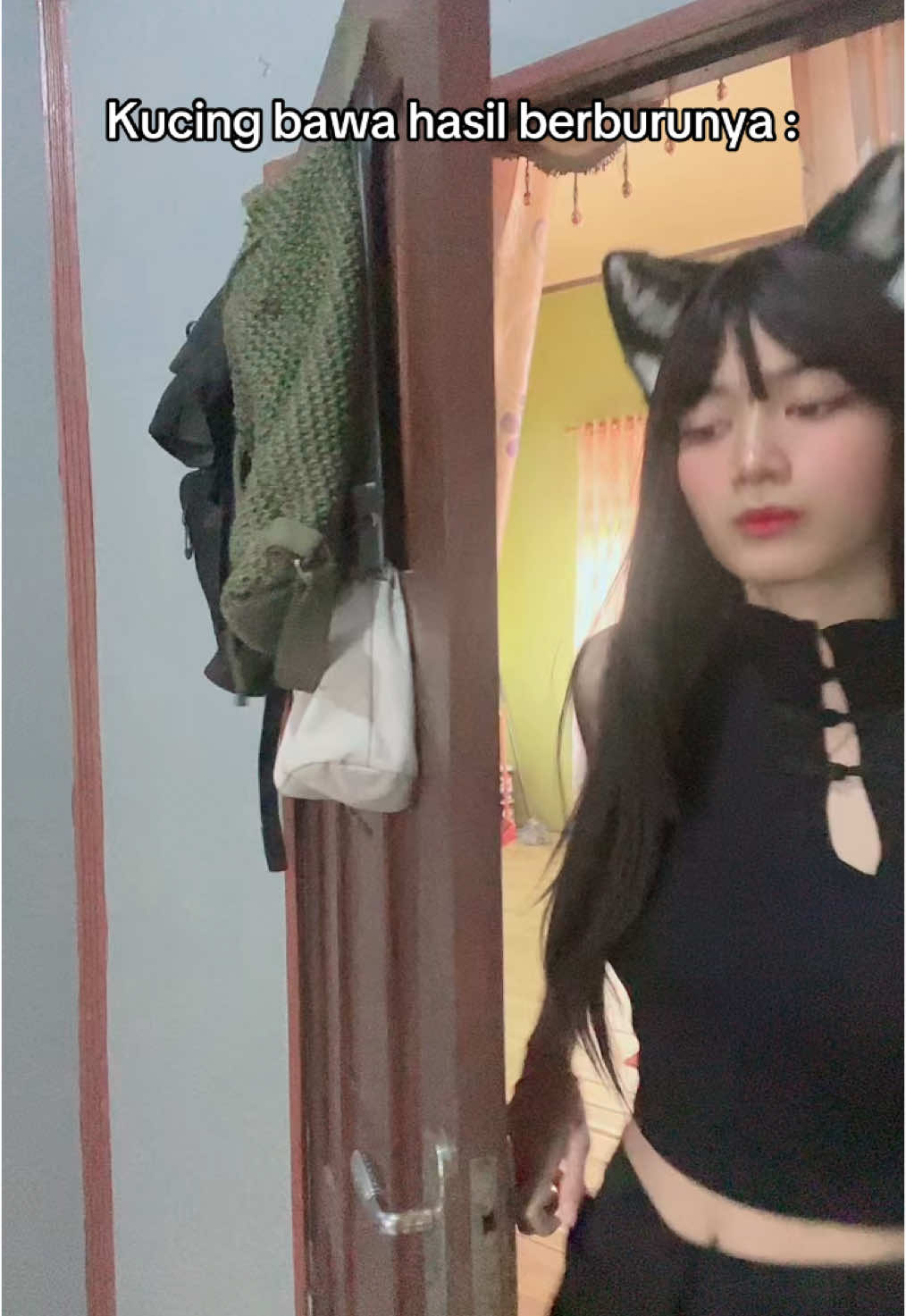 Lain kali bawa uang meng yang merah itu