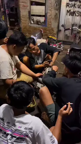 #motorderag #dragbikeindonesia #mekaniktiktok #mekanikmuda #bengkeltiktok #mekanikmuda #mekaniktiktok #jepara24jam #jeparahits #fyppppppppppppppppppppppp #fypシ゚ #foryoupage #