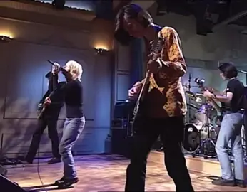 jonny greenwood mencoba mematahkan telecasternya saat creep #radiohead #creep #telecaster #guitarplayer 