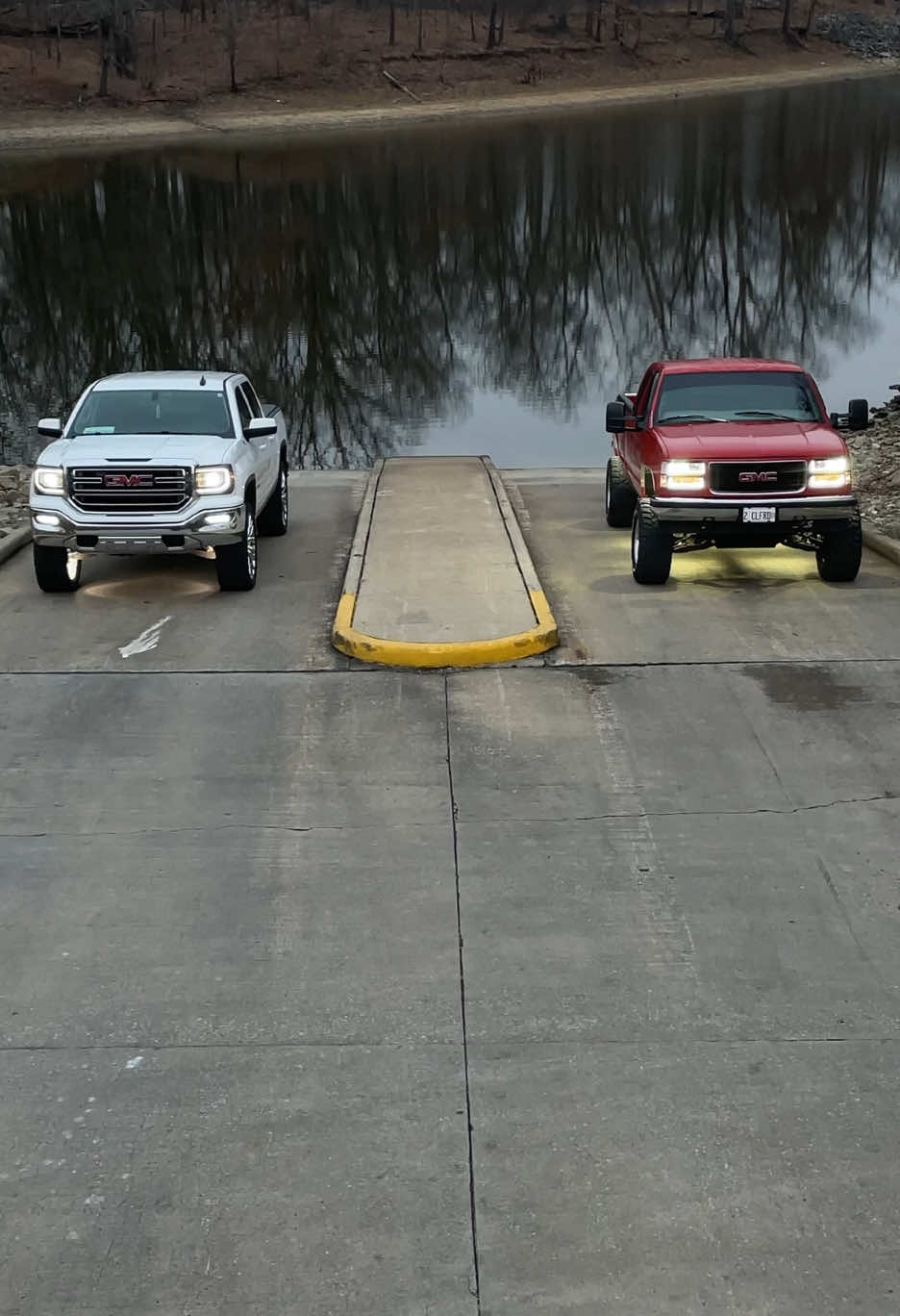 2 local boats⛵️@5.7Connor #2025 #sierra #1500 #gmc #zyxcba #gm #fyp #foryoupage #truck #16SLE #leveled #24 #24s #chrome #pimp #abcxyz #box #sle #2016 #CapCut #k1500 #lifted #boat #bright #spaceship #bright 