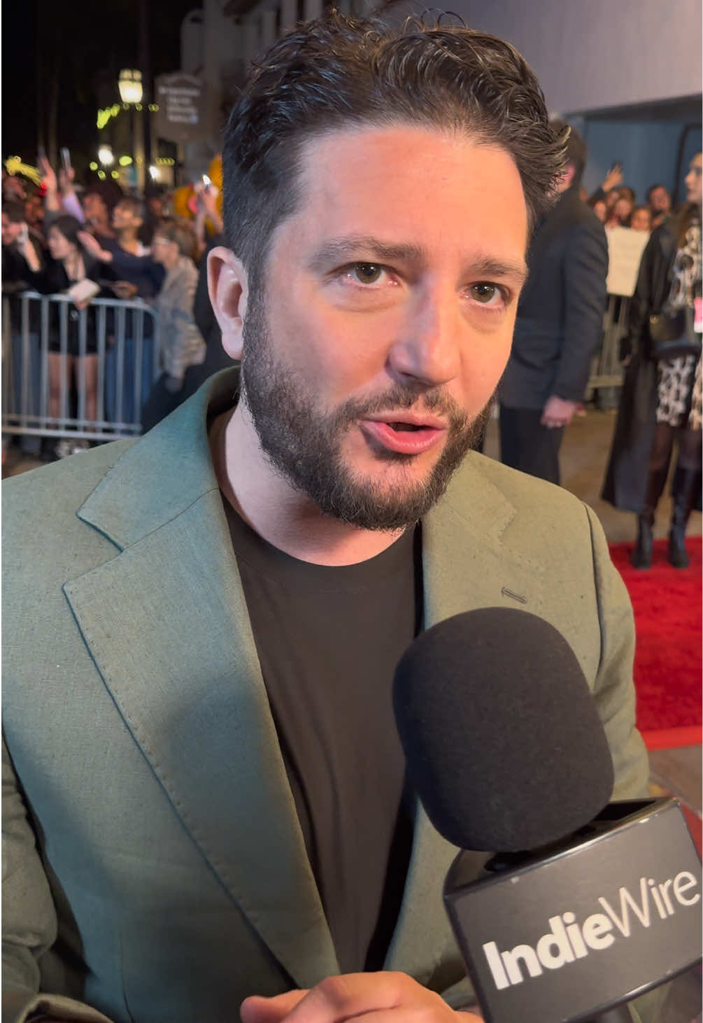 John Magaro teases his third collaboration with Kelly Reichardt, “The Mastermind,” and starring alongside Josh O’Connor. #indiewire 