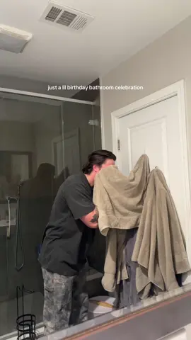 ayyyeeeee HAPPY BIRTHDAY DADDY!!!!!!!!😍🔥🥹🥵🤭 #clubbathroom 