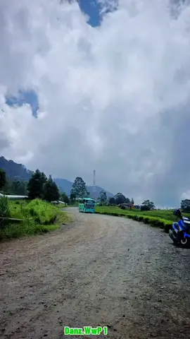 Pertama kali menginjakan kaki di Wayang windu Panenjoan Bus Dari PO jempol trans. . . . #jempoltrans #jempol #busjempoltrans #jb5 #jetbus5#jetbus #gabutz #fypシ #fyp #viral #virall #teloletbasuri #telolet #wayangwindupangalengan #wayangwindupanenjoan #davmusicalairhorn #basuri #basurihorn #basurimusicalhorn 