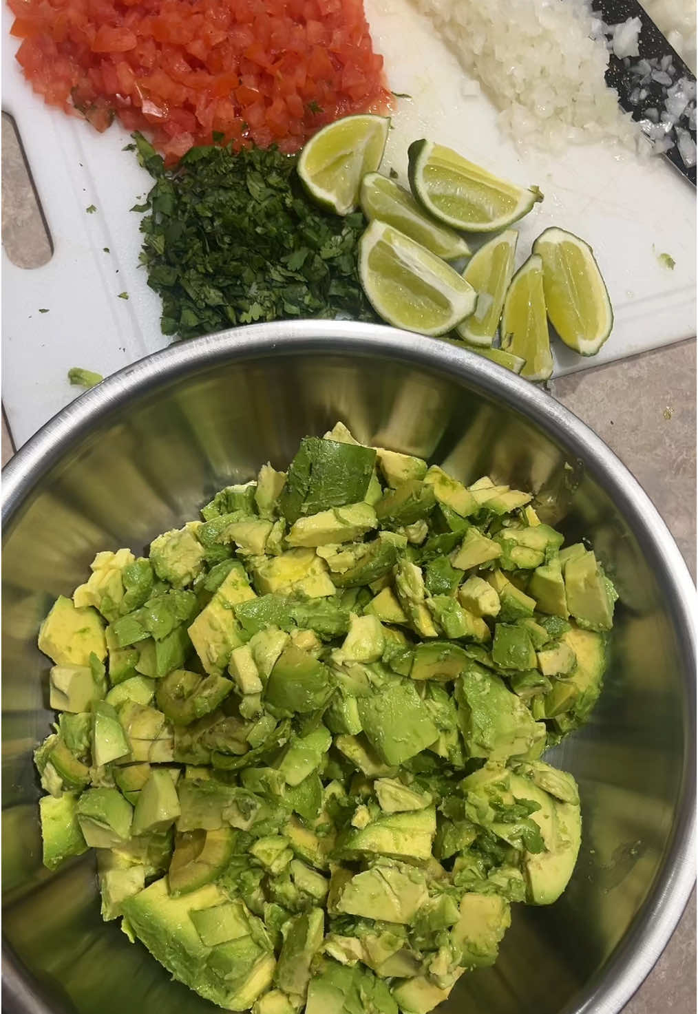 yum #guac #guacamole #guacamolerecipe #SuperBowl #iwannabeawife 