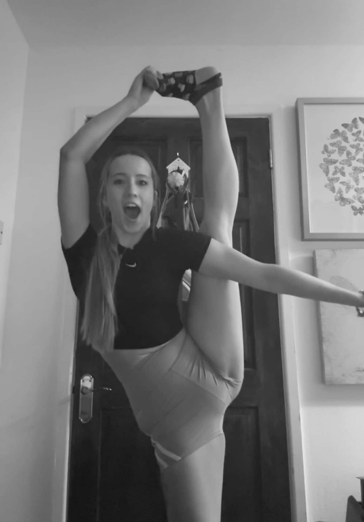 Discovered I could do this yesterday 😂😊😊 #training #splits #flexibility #circuslife #fypシ゚viral 