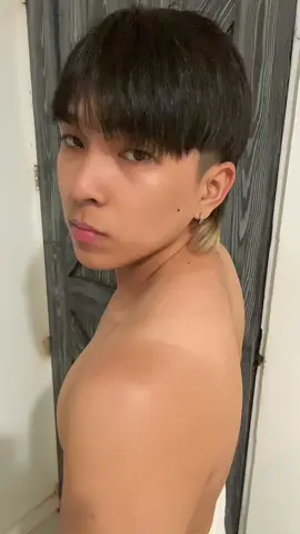 Yung tan lines ko i must say 80% palang yung recovery niya, so im planning to use this for 1 month more! skin whitening tips, i highly recommend kojic dipalmitate 💯 especially pag kakagaling niyo lang sa hike #whitening #skincare #kojic #kojicsoap #kojicdipalmitate 