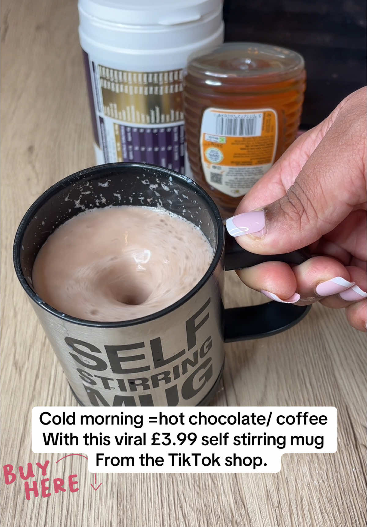 Self stirring mug for cold morning hot coffee 💯💯 #TikTokShop #selfstirringmug #mug #hotchocolate #wintermorning #tiktokmademebuyit 