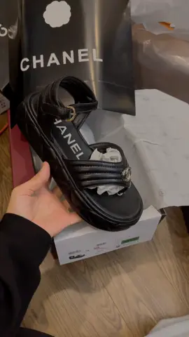 Dép xỏ ngón..sandal xỏ ngón!! Guu emm là chà neoo