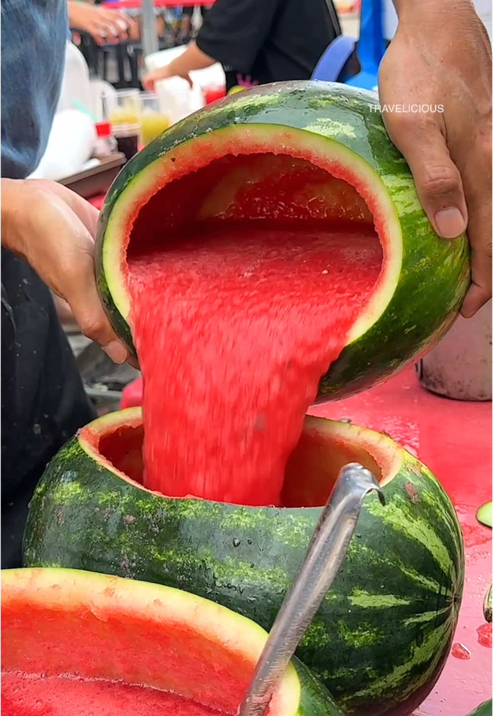 The Most Famous Watermelon Juice in Malacca, Malaysia 📍Pasar Malam Jonker Street #watermelon #juice 