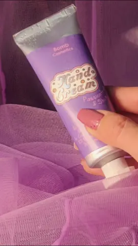 #bombcosmetics #ugc #ugccontentcreator #ugccreator #handcream #videoviral #lithuania 