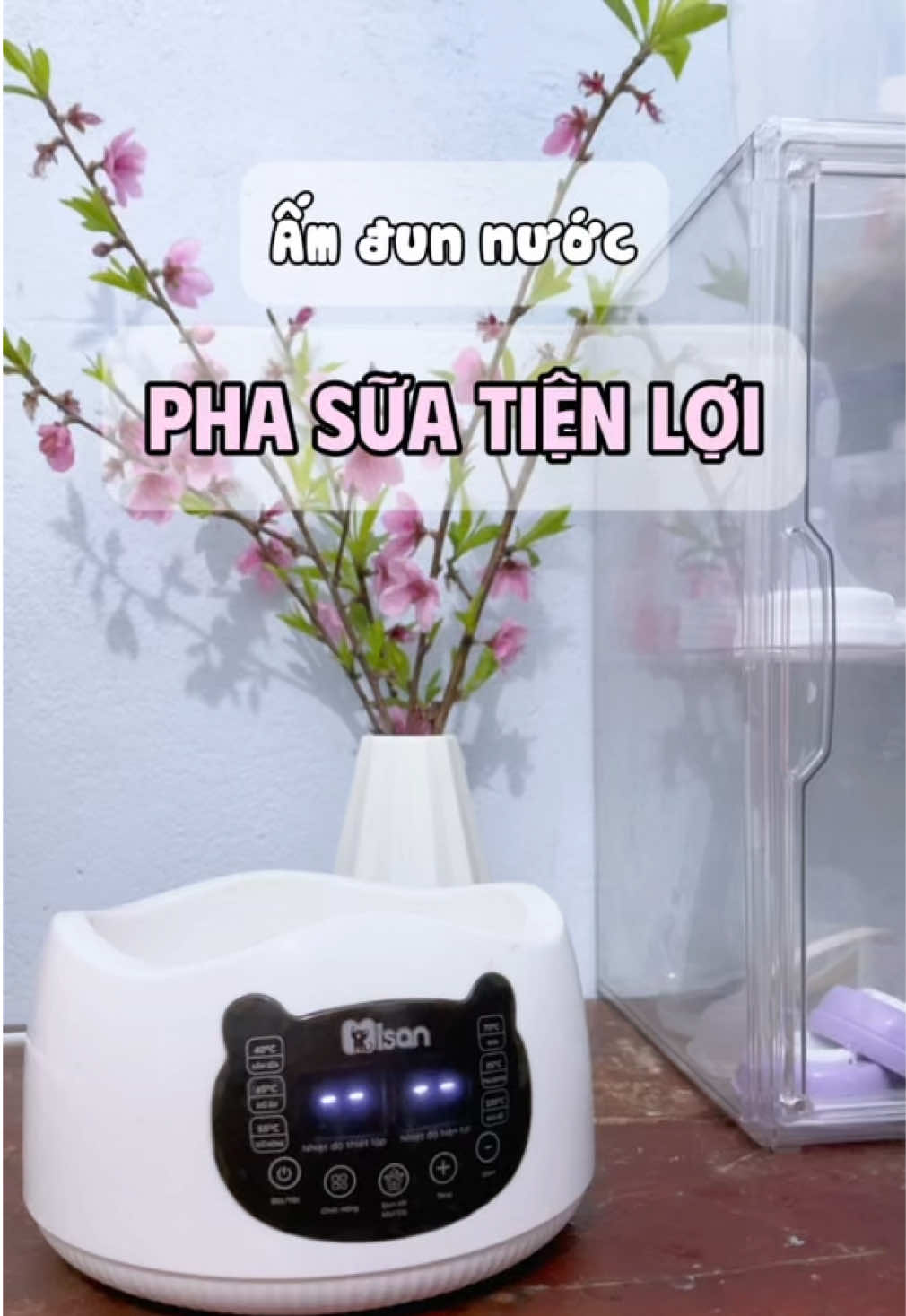 Mua ấm này xong là đỡ được khoản máy tiệt trùng với cả máy hâm sữa các mom ạ, xứng đáng đầu tư lắm lun #uyendihihi #review #mevabe #amdunnuocphasua #binhdunnuocphasua #amdunnuocgiunhiet #misan 