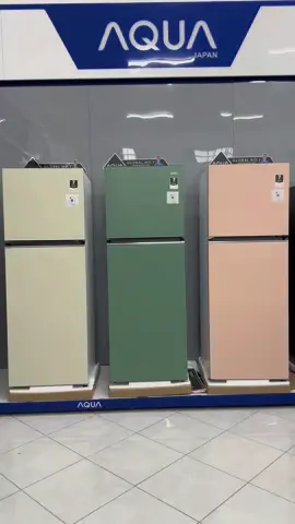 Kulkas Uapik terbaru dari AQUA... Warna nya cantik sekali... Interiornya istimewa... Kapasitas 225Liter ready stock di Candra Elektronik pemesanan wa 082243801272 #elektronikwlingi  #tokoelektronikblitar #kulkas2pintuaqua #kulkasaquaterbaru 