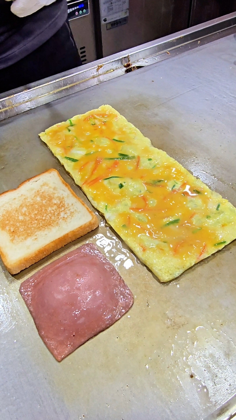 Egg Roll Toast Korean street food #streetfood #southkorea #koreanfood 