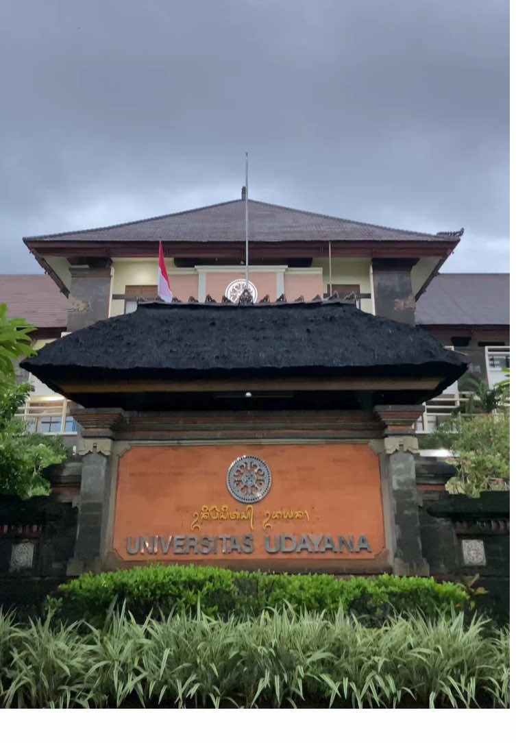 vibes unud after rain emang gada obat 🫶🏼 #PTN #ptnimpian #pejuangptn #snbp #snbt #universitas #ptnterbaik #udayana #udayanauniversity #unud #UNUD #bali #fyp #fypagee 