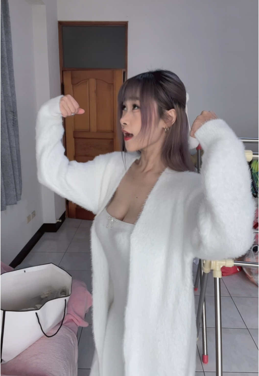 太久沒發 搭啊喜歡這件嗎 我有賣歐(⁎⁍̴̛ᴗ⁍̴̛⁎) 抖音跟哀居都有賣貨便的連結！ #06 