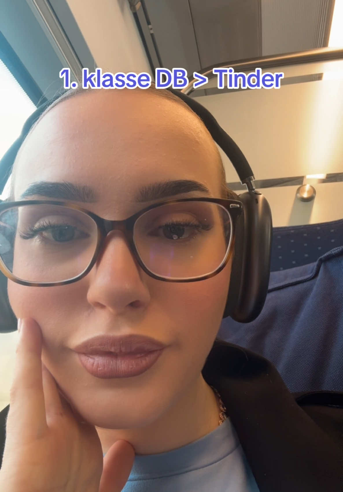 Nur anzugdaddys. Ich liebe euch DB  @Deutsche Bahn 