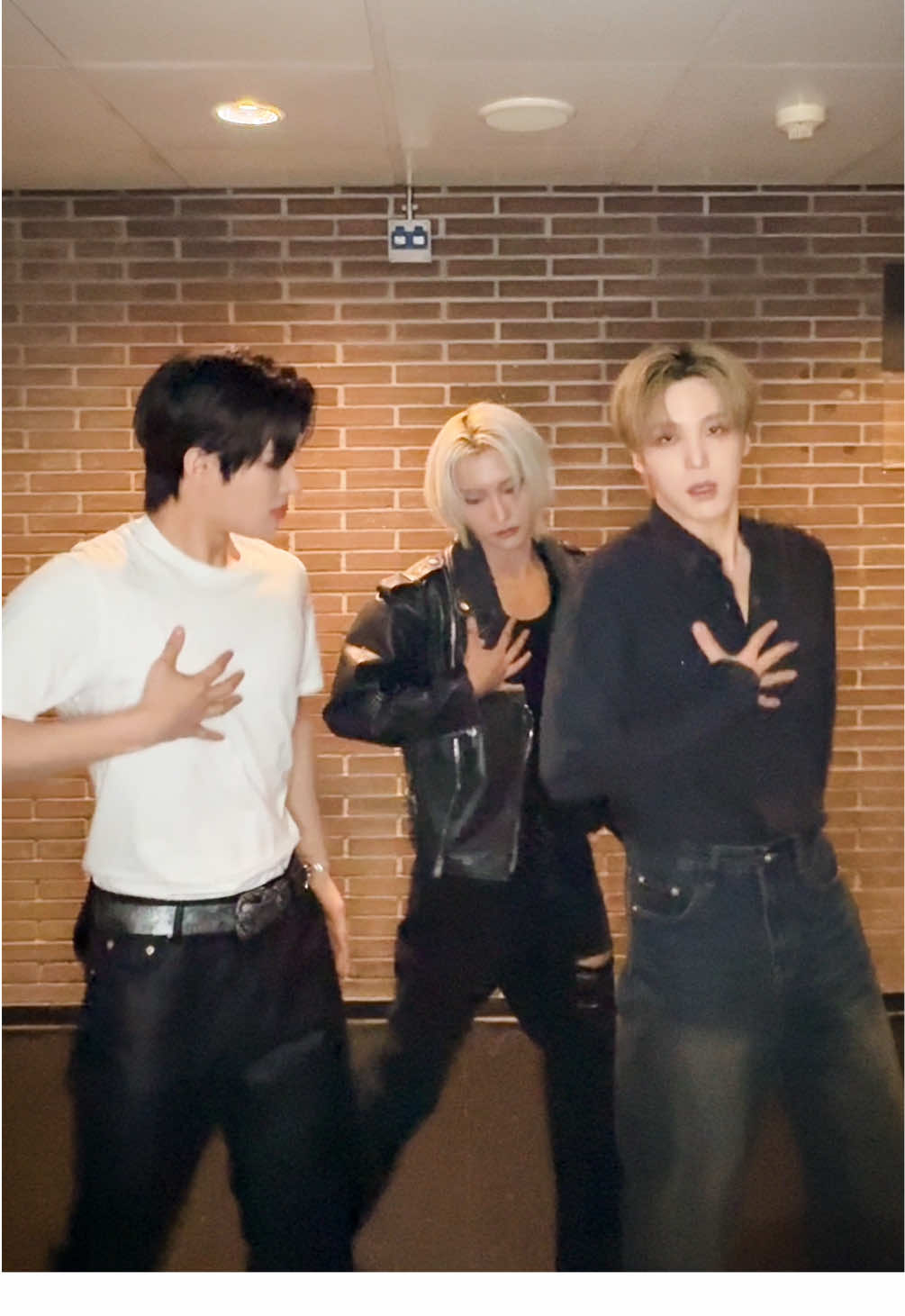 When we breathe, you breathe💨 #ATEEZ #에이티즈 #SEONGHWA #성화 #YUNHO #윤호 #MINGI #민기