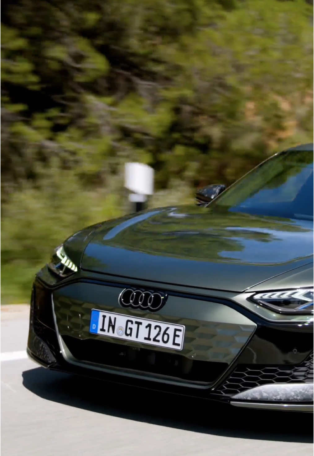 By the time you finish reading this, the 2025 RS e-tron GT performance would’ve already hit 100 km/h. Twice. #Audi #AudiCanada #RSetronGTperformance #VorsprungDurchTechnik #ThisIsAudi *European model shown