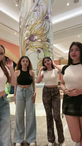 whos ur favorite sister? 🤩 #fyp #escosissisters @Maricon Escosis @Tei🐾 @U L A P 