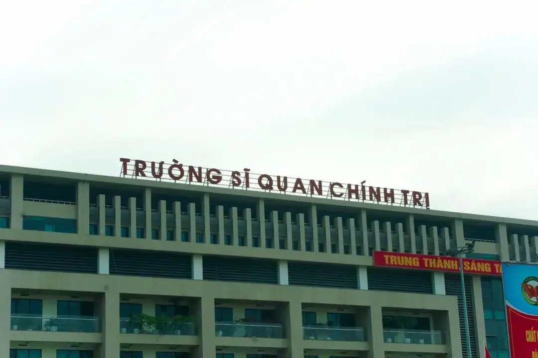 #quandoinhandanvietnam #sĩquanchinhtri #LCH ảnh đẹp về LCH có đồng chí nào muốn học ở đây không 