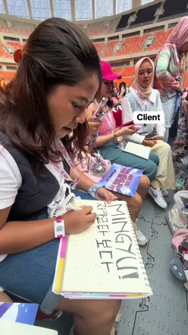 Buka jasa translate indo hangul on the spot sekaligus bikinin bannernya🙂 #SEVENTEEN_RIGHT_HERE_IN_JAKARTA  #SVT_RIGHT_HERE_IN_JAKARTA 