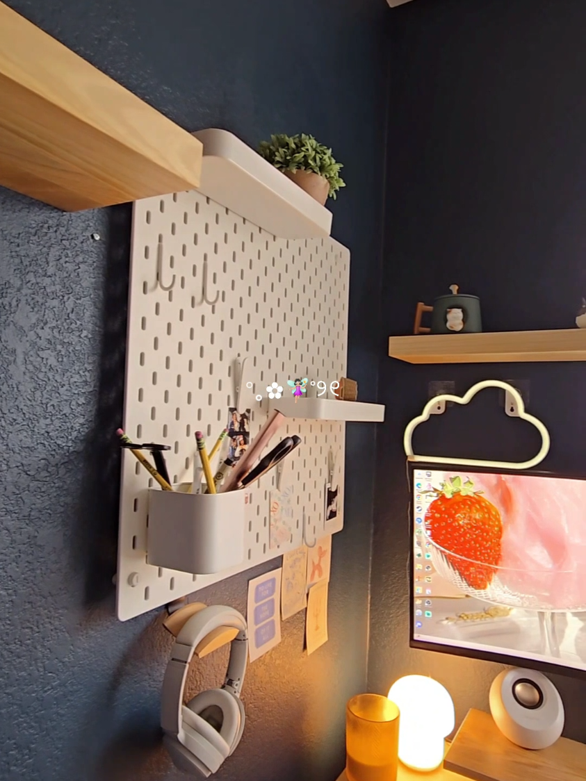 Happy Monday!! I hope your weekend was good. Here's to the start of the new week.  *°• cozy desk setup | coloring hobby|  gamer girly | decor inspo | aesthetic | homebody hobbies  🏷 #cozydesksetup #desksetup #cozygaming #girlysetup #cozygamingcommunity #cozycommunity #cozyhobbies #deskaesthetic #ɢᴀᴍᴇʀɢɪʀʟ #setupinspiration #deskspace #cozydesk #deskmat #GamingSetup #asethetic  #boseheadphones 