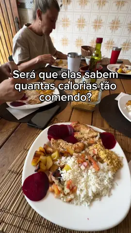 Será que elas sabem quantas calorias tem no prato? #CapCut #calorias #dieta #Fitness #bulking 