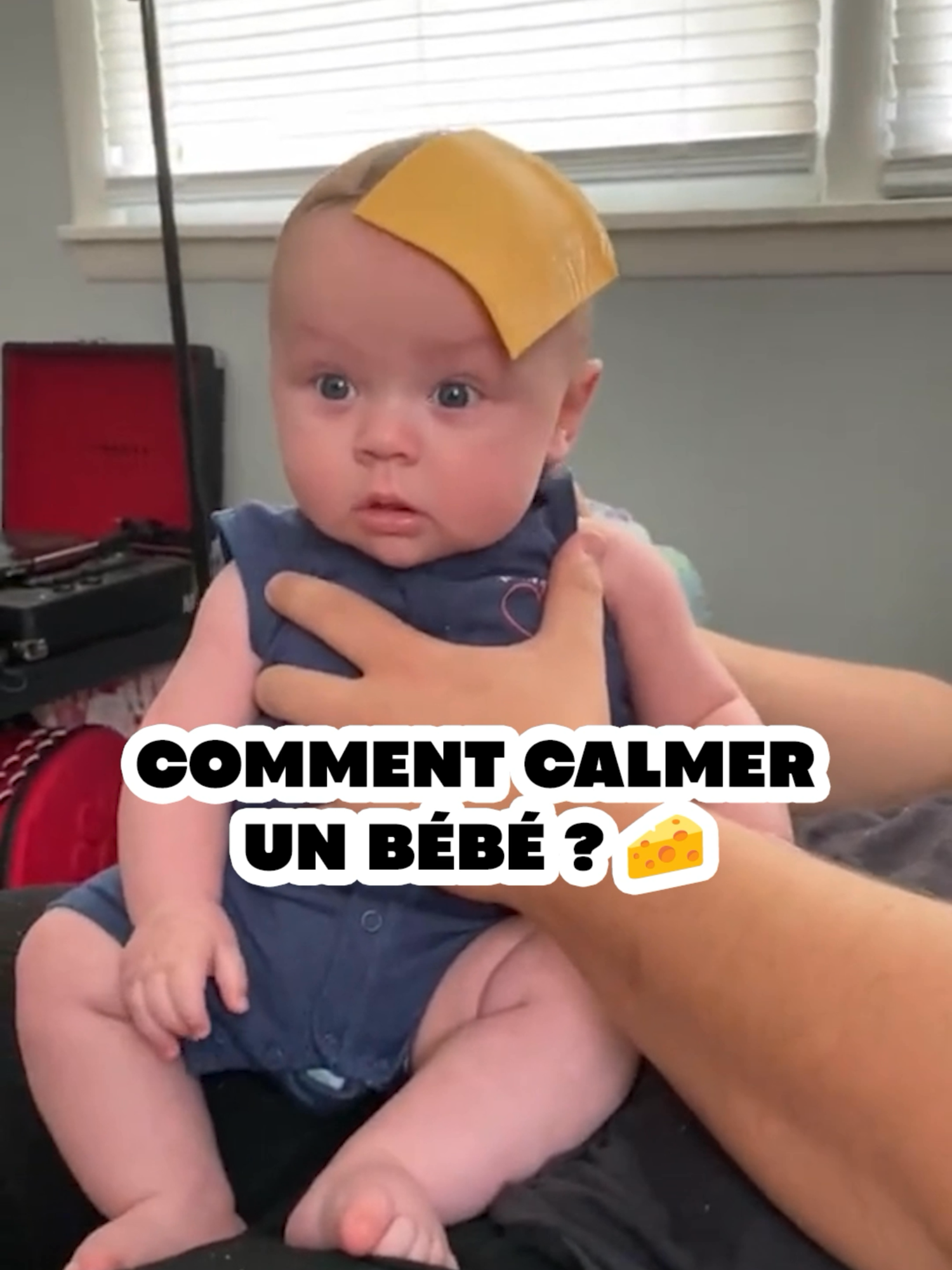Et si une tranche de fromage était la solution ? 🧀😅 #cheese #cutebaby #insolite