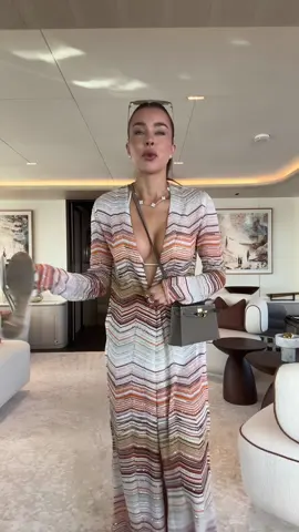 forgot to post this yesterday 🤦🏻‍♀️ too many 🥂🍹🍾 #stbarths #OOTD 