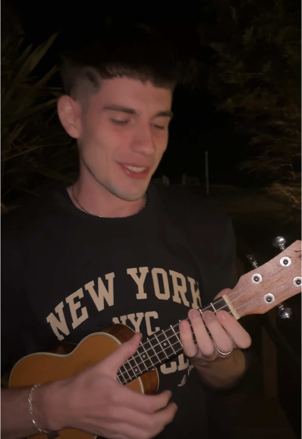 ✨Muerte en Hawaii✨🏝️ *el grillo le da el toque