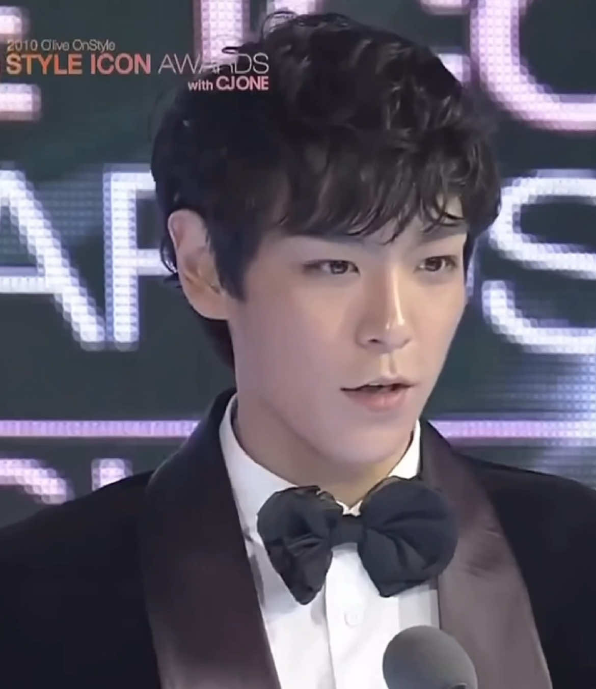 His smile melted my heart😮‍💨♨️ #TOP #choiseunghyun #fyp #viral #top #fypシ #trending 