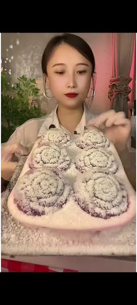 #ice #iceasmr #icecream #goodvibes #yummy #haedice #sofeice #icefome #crunchy #crushingasmr #iceeatingasmr #asmrfood #fypppppppppp 