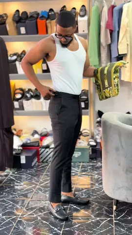 Hk style 🪡🧵 couture et prêt à porter                +22371750466/+22377979489 faites signe pour vos commandes on est a bamako 🇲🇱 derrière le stade 26 mars  et notre deuxième boutique est à L’Aci 2000 près de l’hôtel radison 