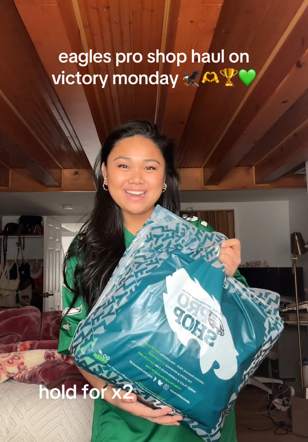 @Philadelphia Eagles pro shop haul on victory Monday! my friend and i got there at 10 am sharp and all the saquon stuff was already GONE! hopefully theyll do a restock soon!! #eagles #philly #philadelphia #philadelphiaeagles #eaglesfootball #superbowllix #victorymonday #SuperBowl 