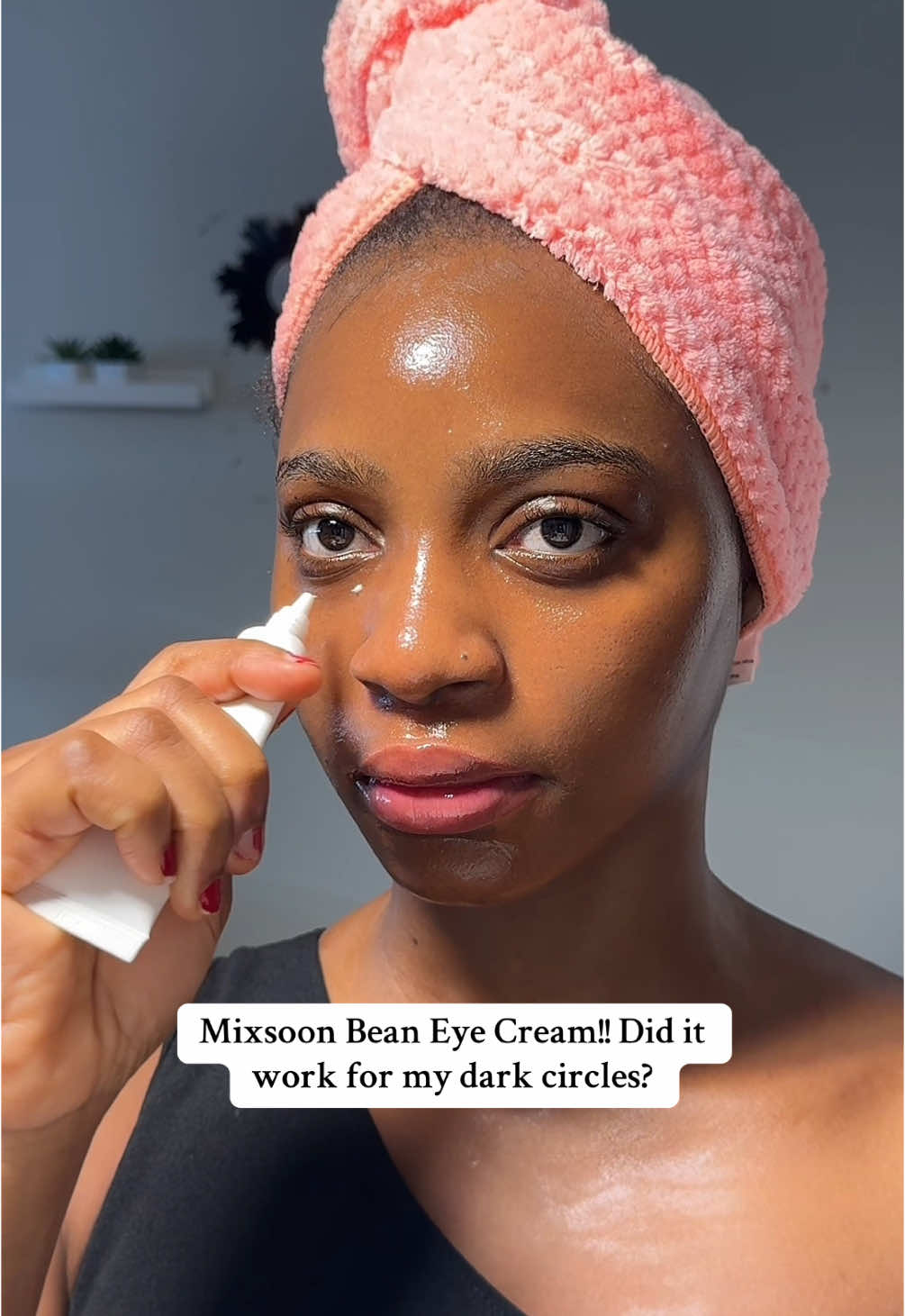 Pt 1| Finding you Eyecreams that work!!  As someone whose main concern is dark circles, I rarely review eye creams—I like to finish one before giving my honest opinion. But the @mixsoon_official bean eye cream is the first one I’d actually use to the last because it improved the appearance of my dark circles. It’s rich and absorbs quickly, leaving the under eye area hydrated. So if you are looking for a good eye cream to keep your under eye hydrated and smooth, this is a fantastic option.  ⁉️Did my dark circle disappear completely? No. But did I see a difference? Yes, slightly. One thing I’ve learned about dark circles is that many factors play a role, and finding the right eye cream makes all the difference.  #floinherskin #eyecream #darkcircles #eyecare #darkcirclestreatment #darkcirclesundereyes 