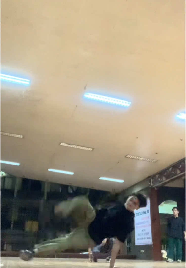 breakinn💎#fyp #tiktokph #hiphop #tiktokphilippines #dance #bboy 