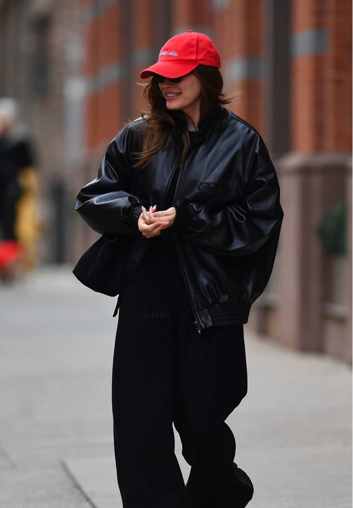 Hailey Bieber and Kendall Jenner were seen leaving with friends the Barrière Fouquet's Hotel in Tribeca, New York. #kendalljenner #haileybieber #foryoupage #fyp #foryou #viral #trend #nyc #outfit #outfits #style 