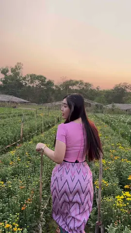 ငယ်ရွယ်သူလျှောက်ခဲ့တဲ့လမ်းပေါ့😘🌸😘#beautybankအထည်ဆိုင် #မြန်မာဝတ်စုံဒီဇိုင်းများ #thinwuttyihtun #woman 