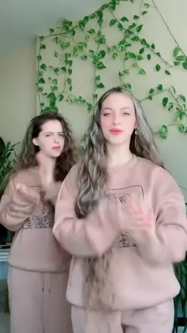 لانا ولين باغاني التركيه غير😍❤❤@𝑳𝑨𝑵𝑨 🤍 @LEEN🌸 #محلاهم #لانا_محمد #لين_محمد #جيش_لنوش #جيش_لين #احلى_لاناولين #ستوريات_لاناولين #لانا_ولين #جيش_لانا_جيش_لين_جيش_لاناولين_ #لانا_ولين_التوب_والباقي_فوتوشوب #foryoupage #foryou #tiktok #fypシ゚ #fypシ゚ #fypシ゚ 