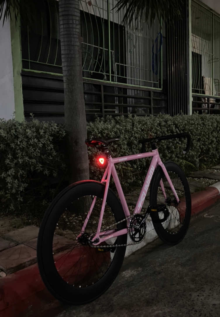 My pink bike #fixedgearthailand #fixedgear 