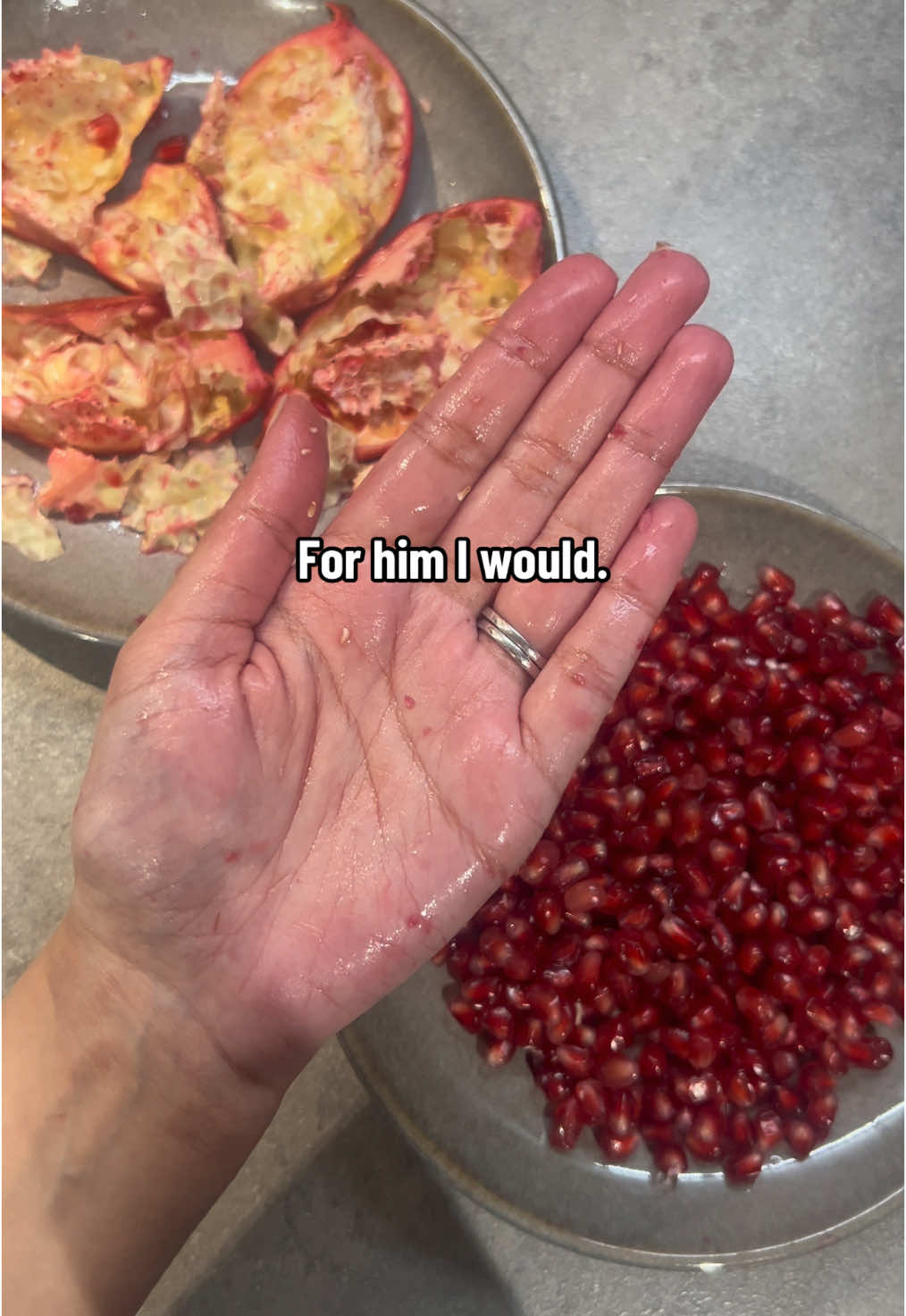 A love language fr 🫶🏻 #pomegranate #Love 