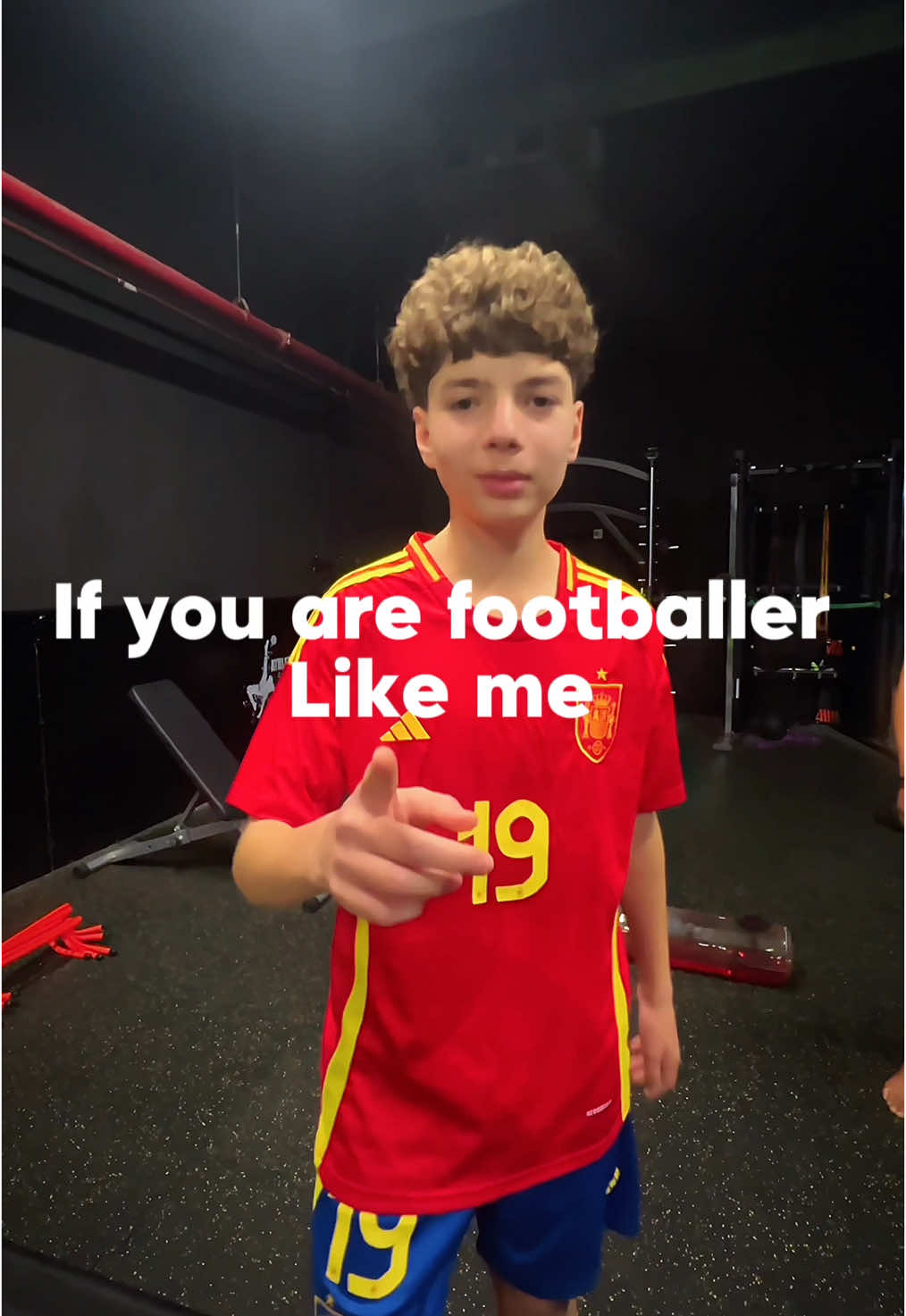 إذا انت لاعب كرة⚽️🇦🇪 #dubai🇦🇪 #foryourpage #fyp #دبي🇦🇪 #uaefootball #footballtiktok #السعودية🇸🇦 #taimsilk #footballislife @Athletic_DXB 