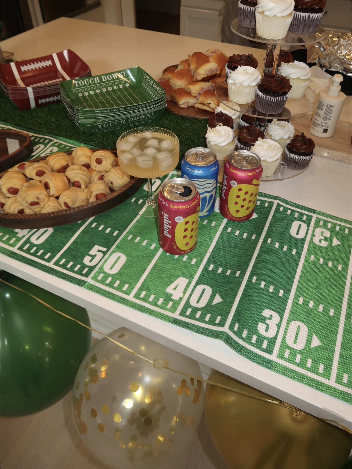 YAY EAGLES!!!💚🦅🏈 i hope you all had the best superbowl sunday!! #SuperBowl #eagles #superbowlparty #hosting #party #gameday #gamedayfood #viral #fun #friends #gettogether 